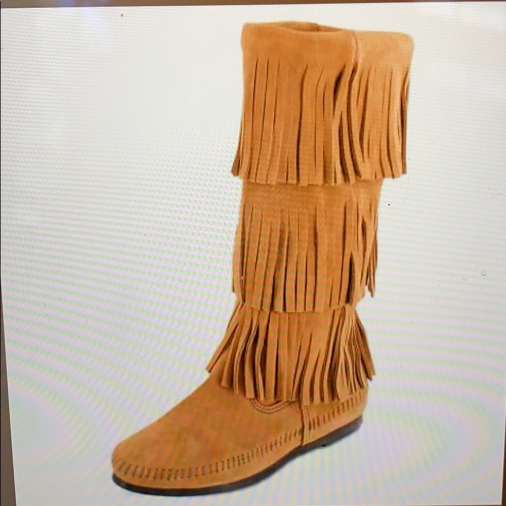 Minnetonka 3 Layer Fringe Calf High Suede Boot
